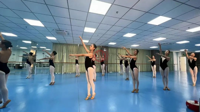 广东岭南现代技师学院舞蹈表演（中国舞）专业介绍插图12